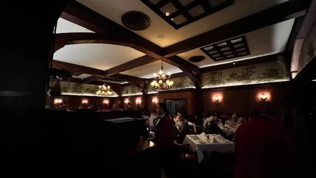 Restaurant in Musso & Frank Grill in Los Angeles