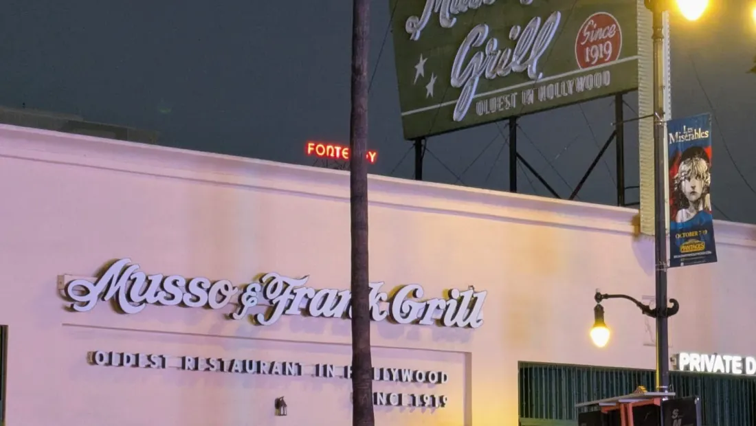 Restaurant in Musso & Frank Grill in Los Angeles