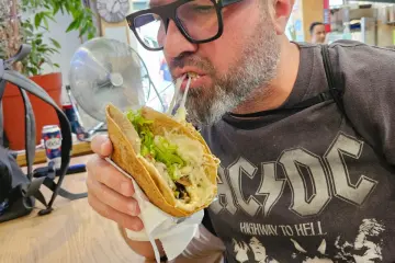 Restaurant in Chez Nicos in Paris
