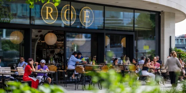 Restaurant in Roe in London