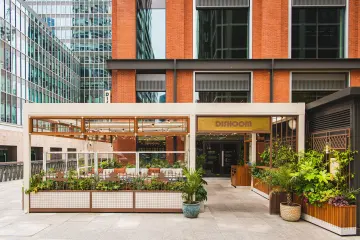 Restaurant in Roe in London