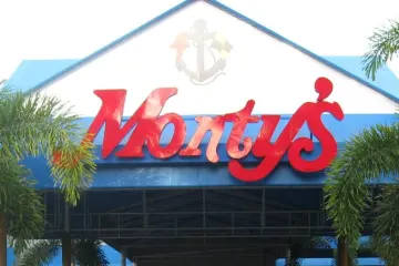 Restaurant in Monty's Coconut Grove in Miami