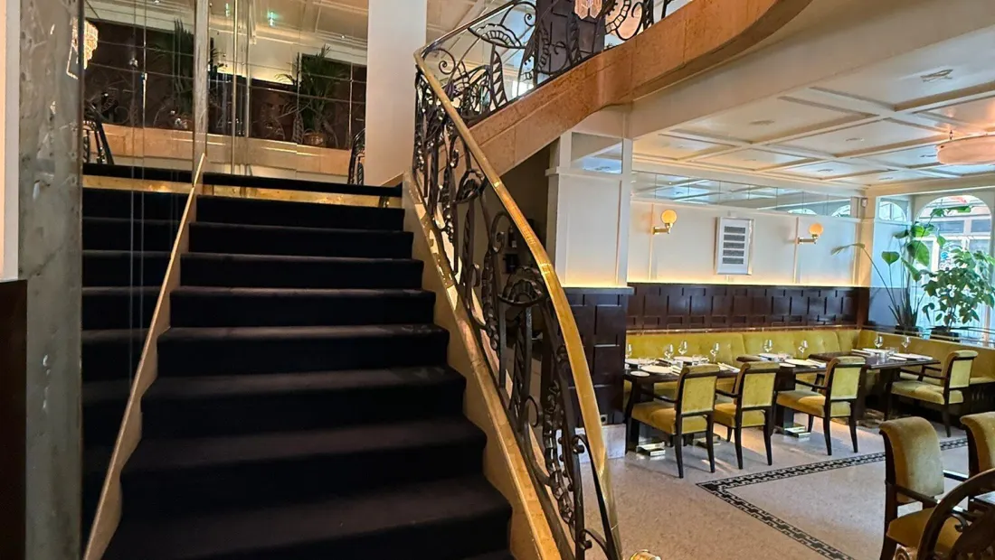 Restaurant in Drouant in Paris