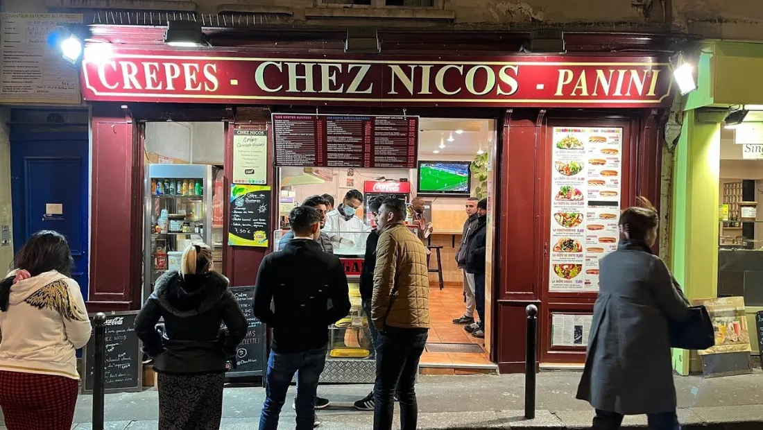 Restaurant in Chez Nicos in Paris
