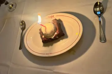 Restaurant in Musso & Frank Grill in Los Angeles