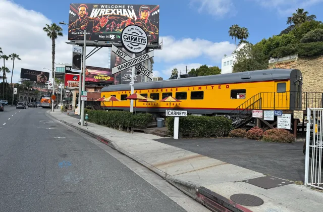 Carney's Restaurant in Los Angeles