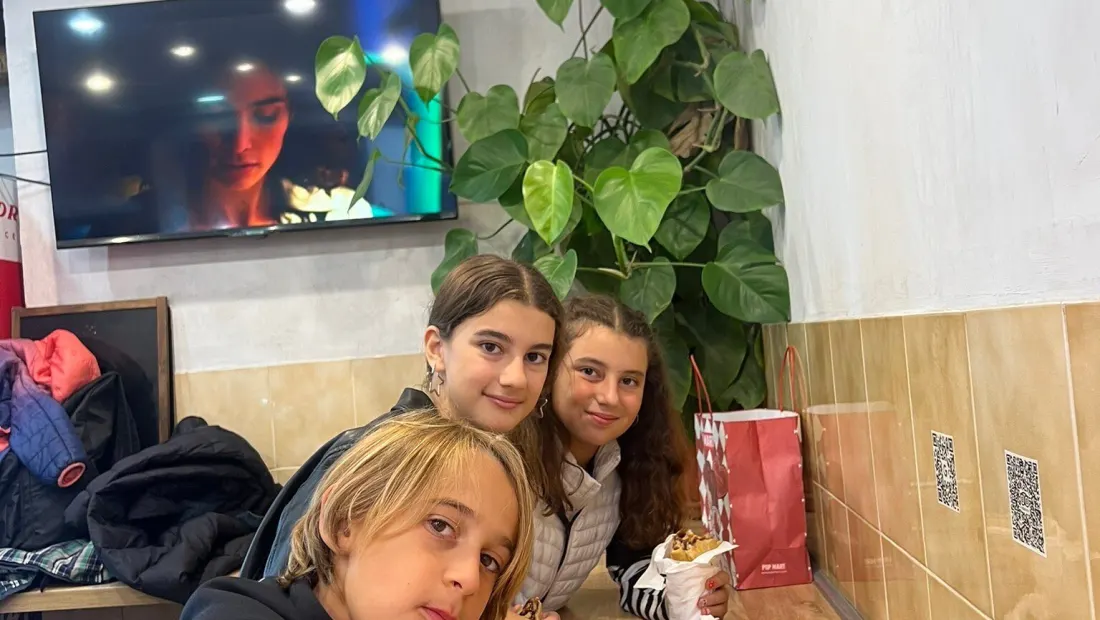 Restaurant in Chez Nicos in Paris