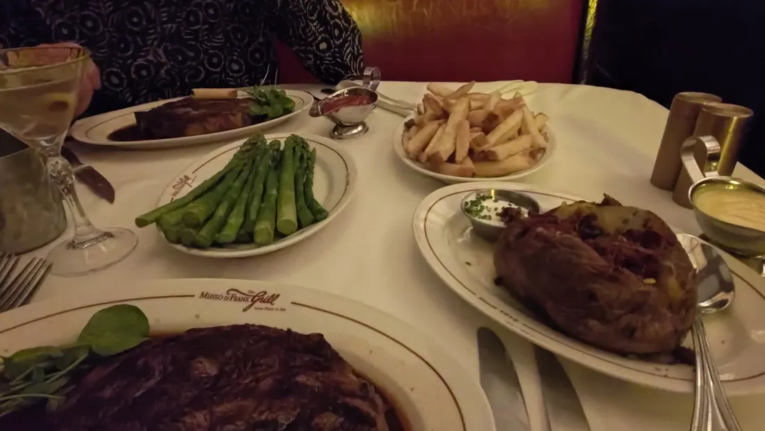 Restaurant in Musso & Frank Grill in Los Angeles