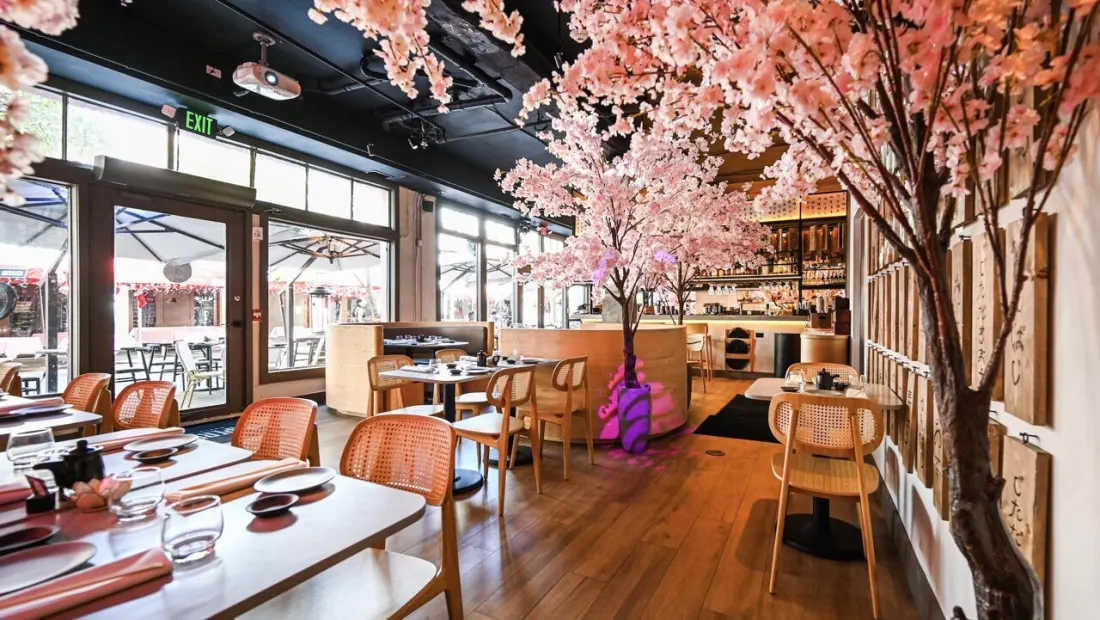 Restaurant in Paperfish Sushi in Miami