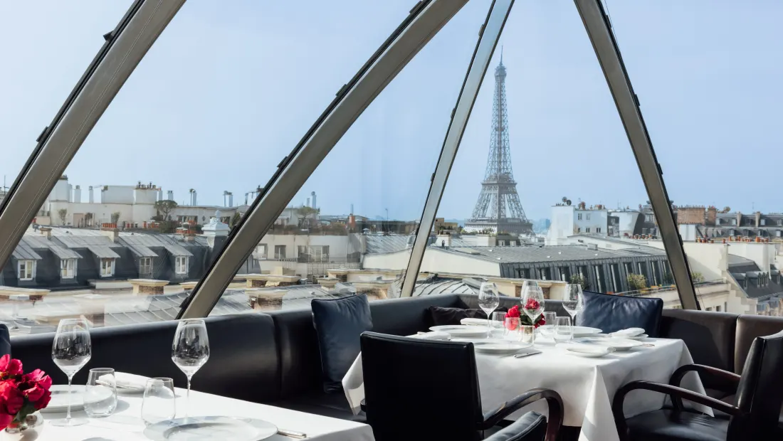 Restaurant in L'Oiseau Blanc Restaurant in Paris