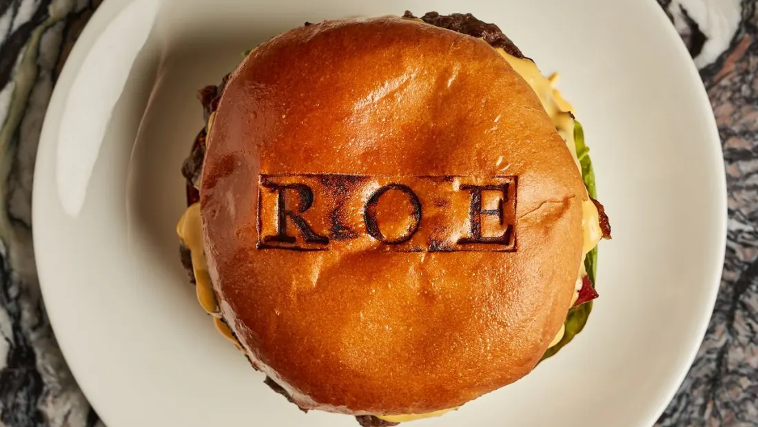 Restaurant in Roe in London