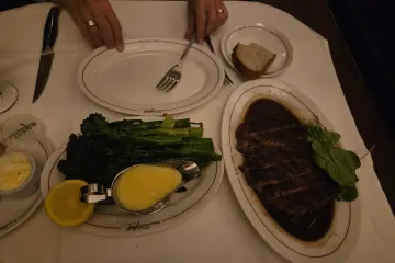 Restaurant in Musso & Frank Grill in Los Angeles