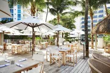 Restaurant in Paperfish Sushi in Miami