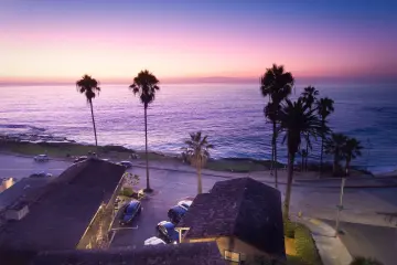 Restaurant in The Cottage La Jolla in San Diego