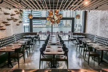 Restaurant in Roe in London