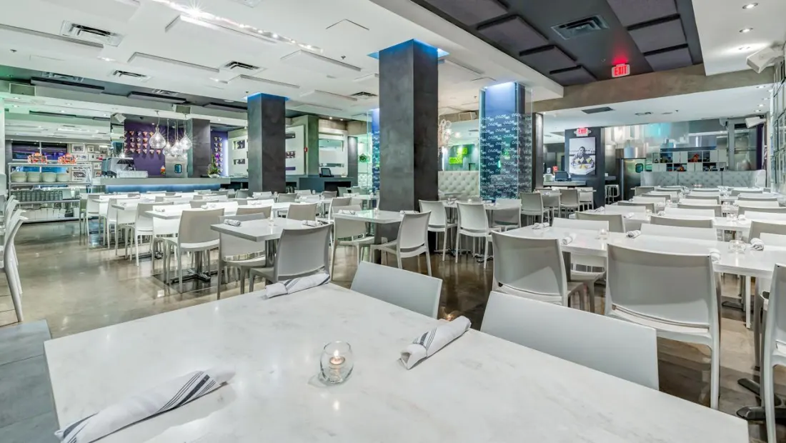 Restaurant in Monty's Coconut Grove in Miami