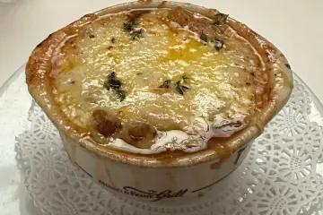 Restaurant in Musso & Frank Grill in Los Angeles