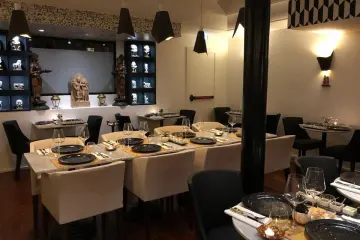 Restaurant in Akabeko Restaurant in Paris