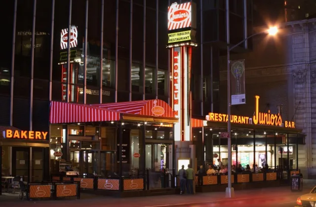 Junior's Restaurant & Cheesecake in New York