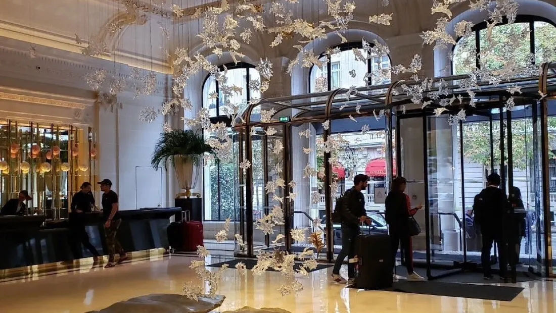 Restaurant in L'Oiseau Blanc Restaurant in Paris