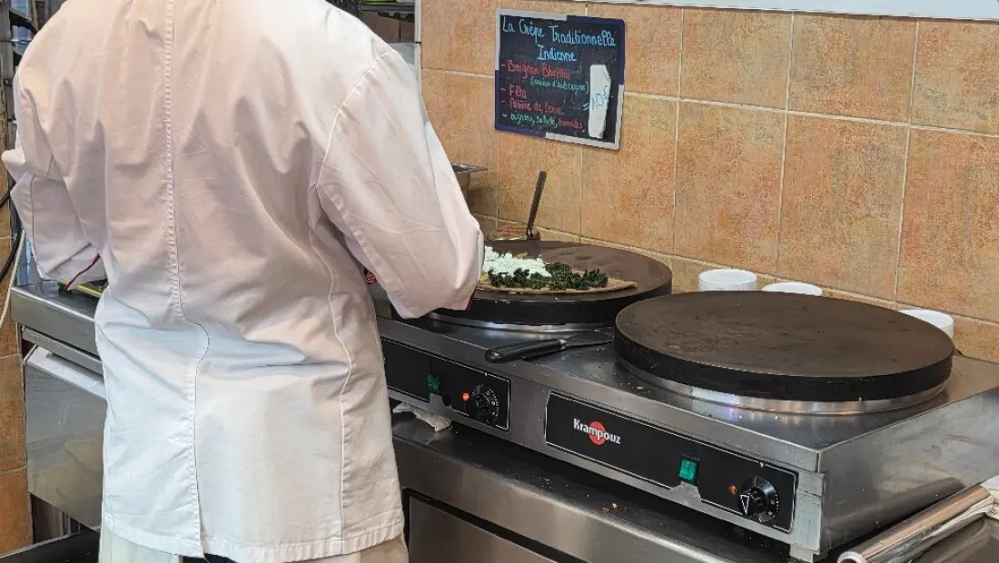 Restaurant in Chez Nicos in Paris