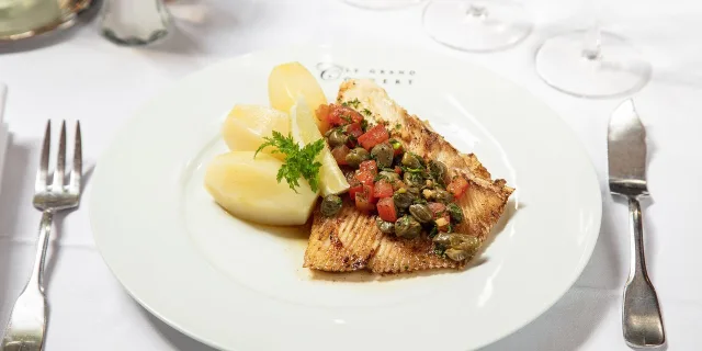 Restaurant in Le Grand Colbert in Paris