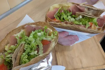 Restaurant in Chez Nicos in Paris