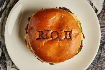 Restaurant in Roe in London