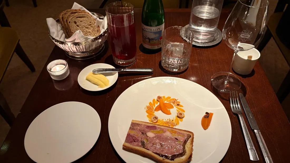 Restaurant in Drouant in Paris