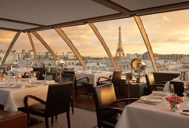 L'Oiseau Blanc Restaurant in Paris