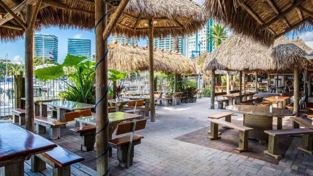 Restaurant in Monty's Coconut Grove in Miami