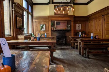 Restaurant in Mr. D's Restaurant & Lounge in New York
