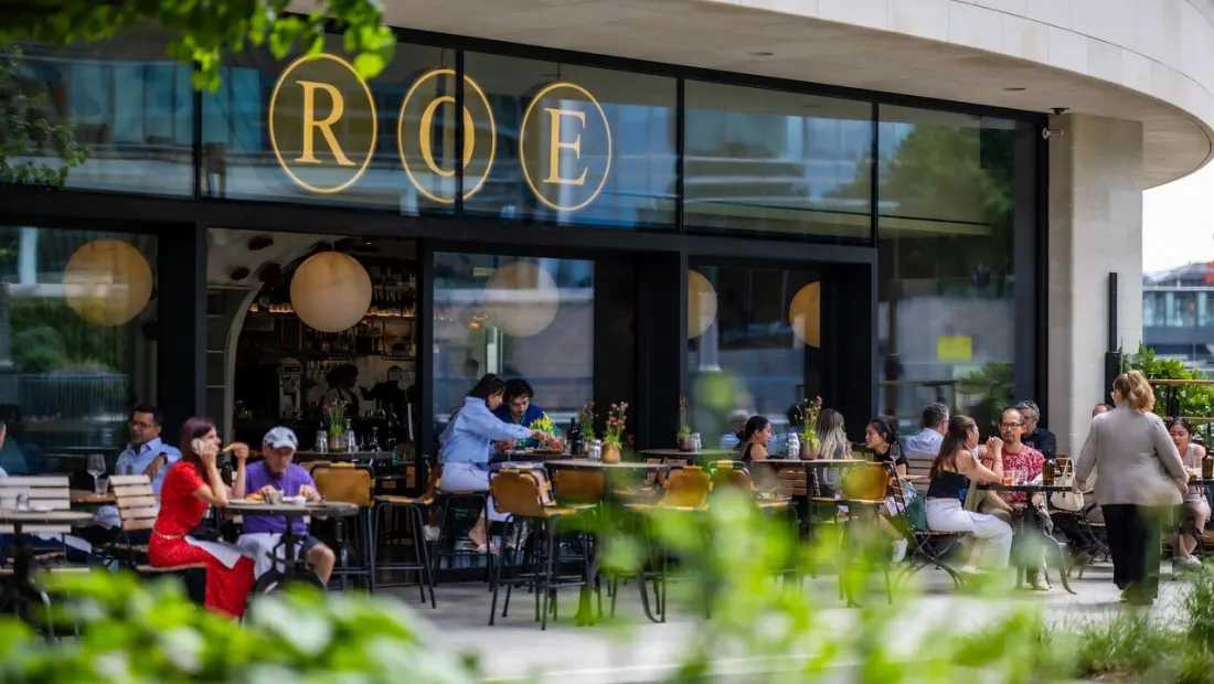 Restaurant in Roe in London