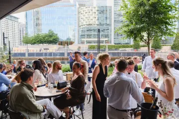 Restaurant in Roe in London