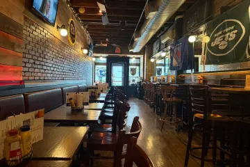 Restaurant in Black Iron Burger in New York