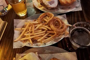 Restaurant in Black Iron Burger in New York