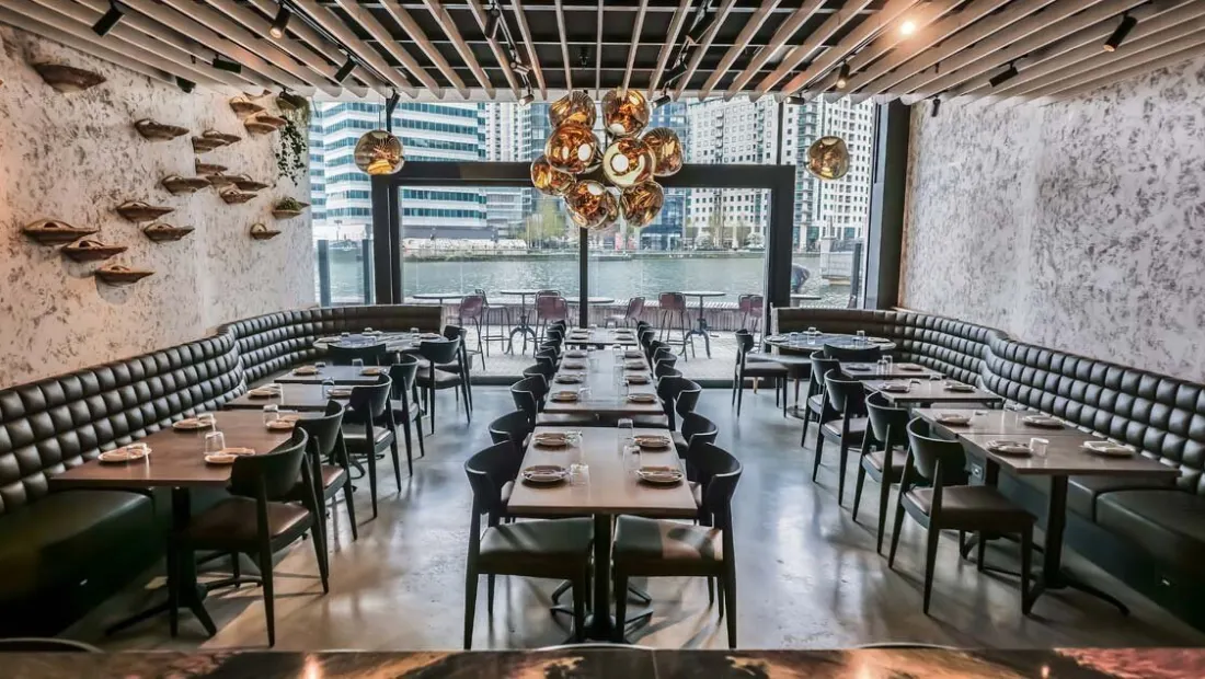 Restaurant in Roe in London