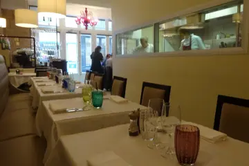 Restaurant in Akabeko Restaurant in Paris