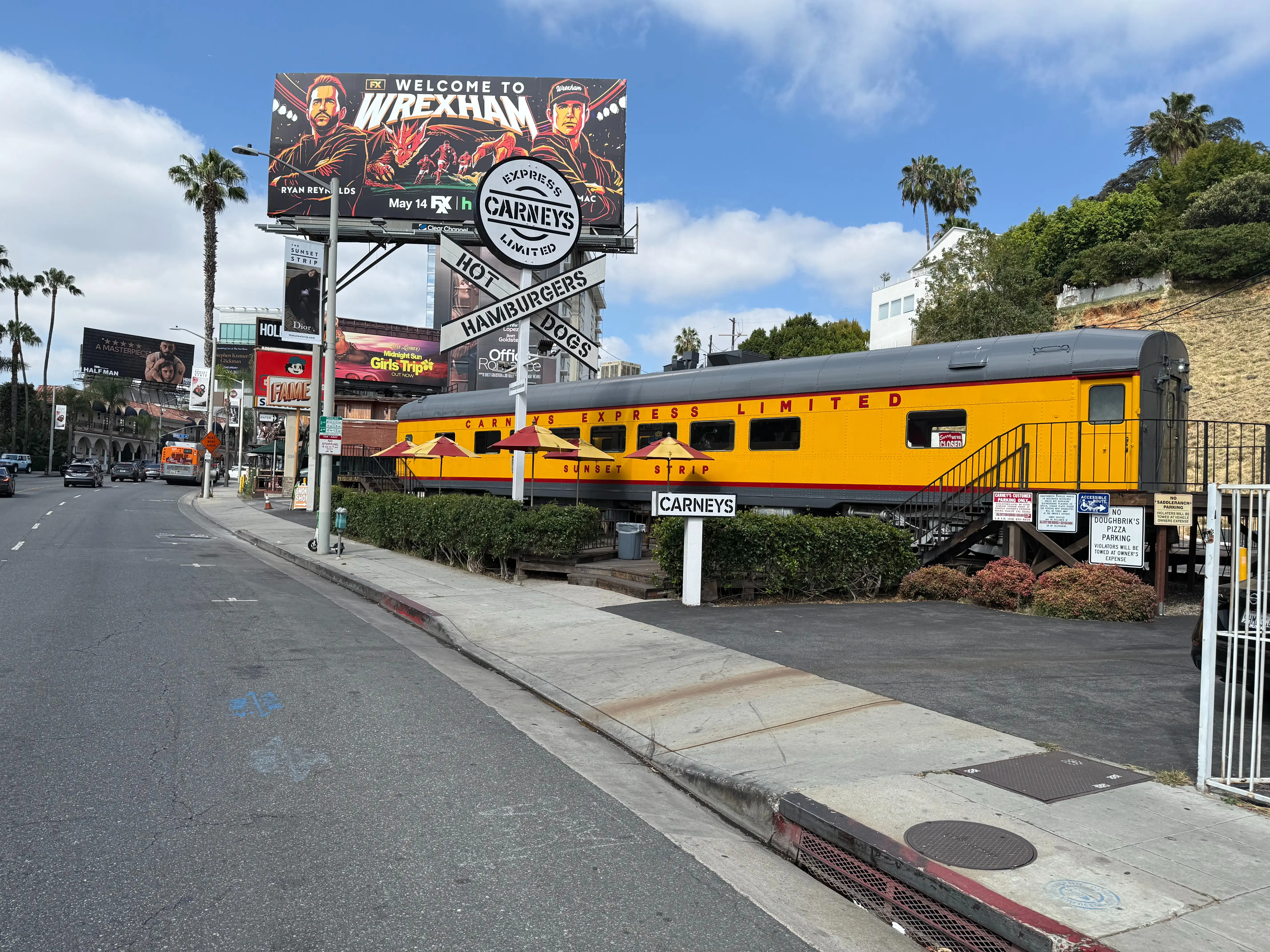 Restaurant in Carney's Restaurant in Los Angeles