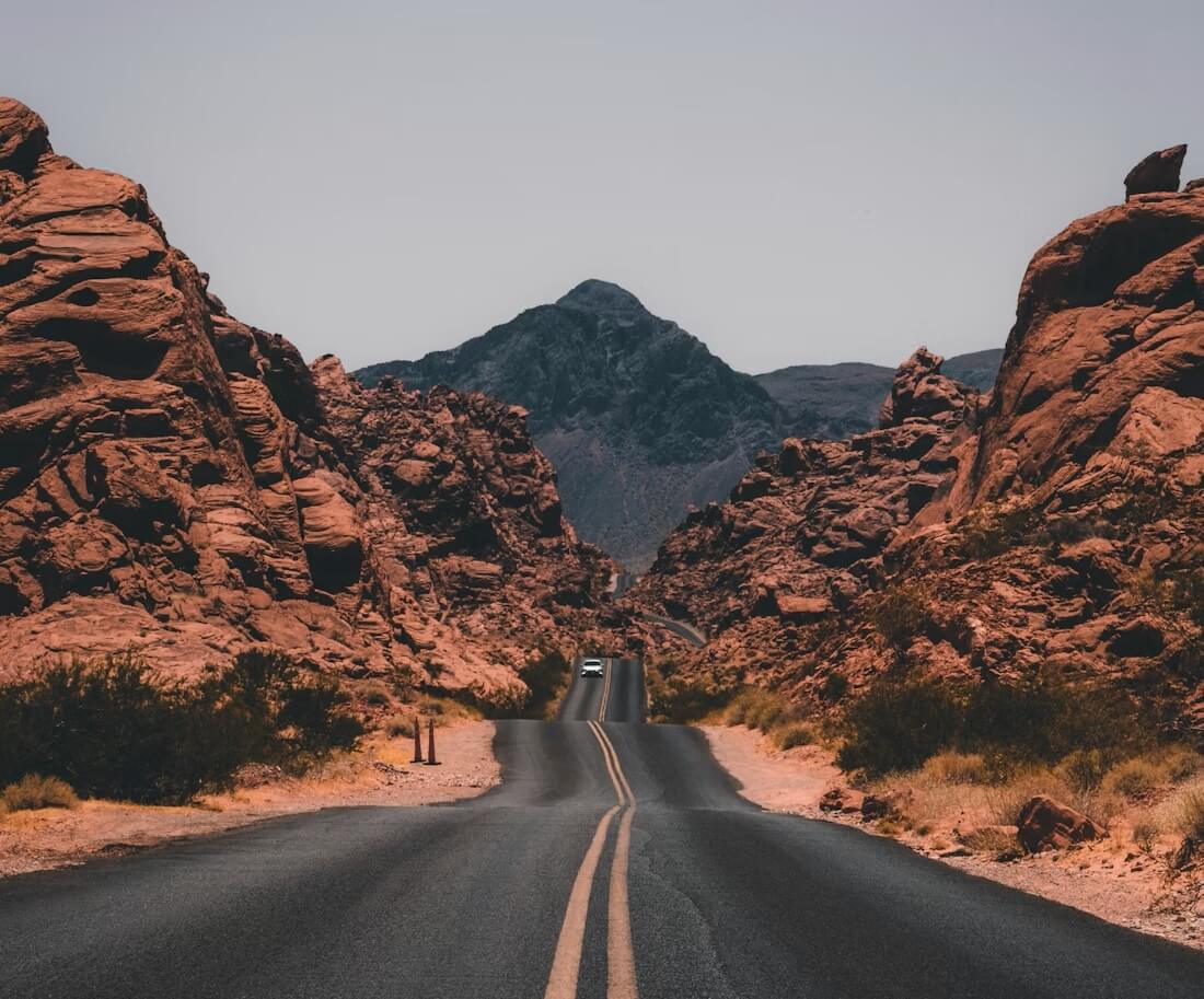 Travel guide planning with maps, destinations and local recommendations